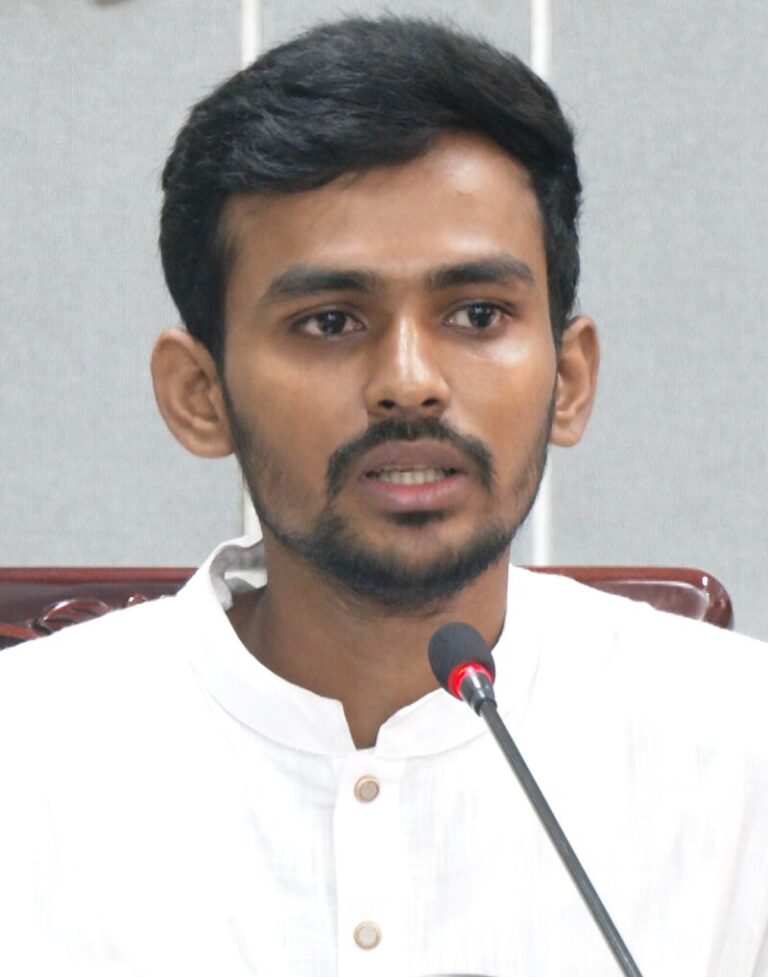 আওয়ামী লীগকে নিষিদ্ধের কথা বললে রাজনৈতিক দল ও দূতাবাসগুলো থেকে বাধা আসে – উপদেষ্টা আসিফ মাহমুদ