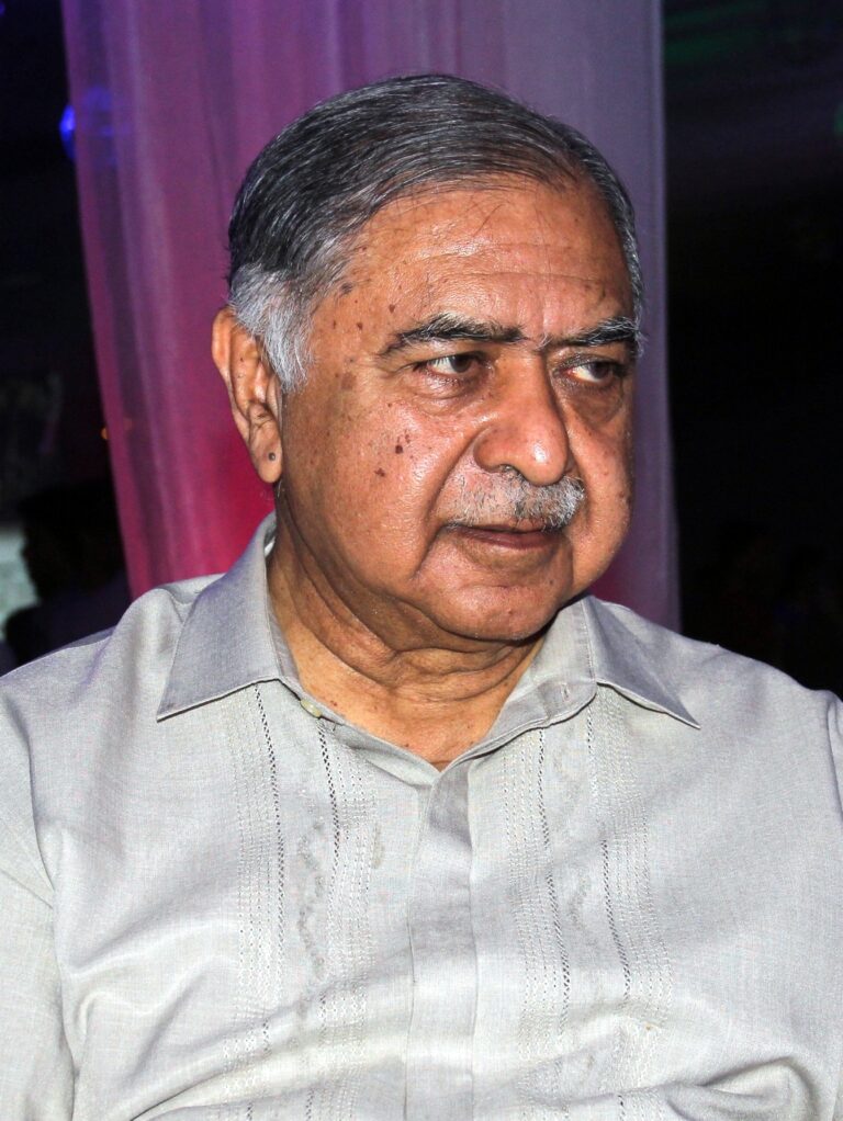 আমরা একটা ঐতিহাসিক মোড়ে দাঁড়িয়ে : ড. কামাল হোসেন