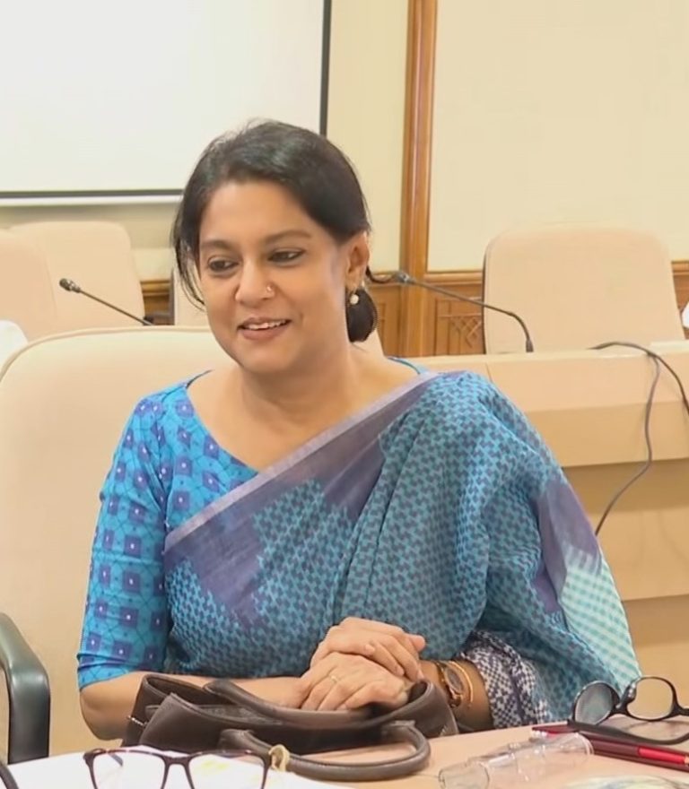 রাজনীতিবিদরা সংস্কার করতে পারলে ৫৩ বছরেও হয়নি কেন : পরিবেশ উপদেষ্টা