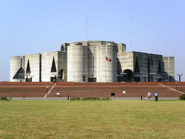 আগামী ডিসেম্বরে নির্বাচন এমনটা ধরে প্রস্তুতি নিচ্ছে নির্বাচন কমিশন