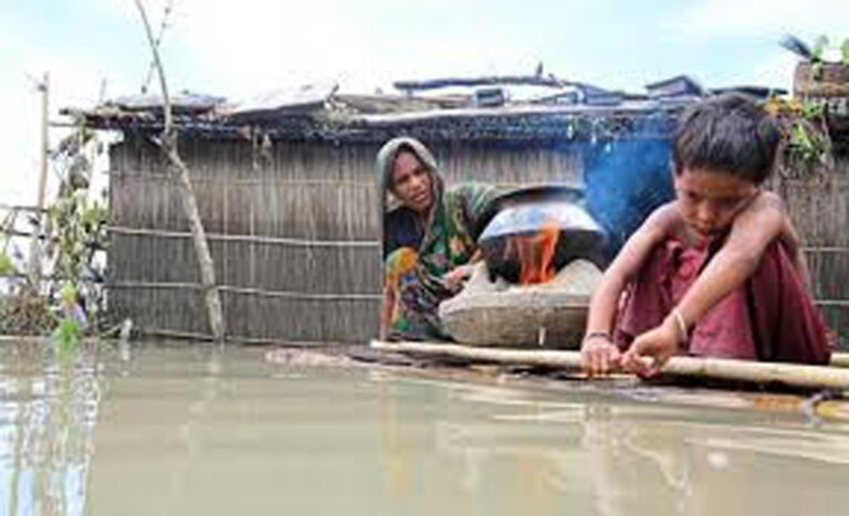 জলবায়ু পরিবর্তনে পুরুষদের চেয়ে বেশি ক্ষতিগ্রস্ত হচ্ছে নারীরা