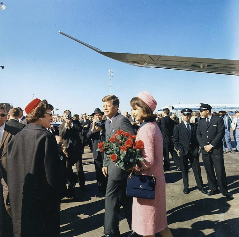 JFK হত্যাকাণ্ড – ৮০,০০০ পৃষ্ঠা গোপন দলিল প্রকাশ , জেনে নিন কয়েকটি পয়েন্ট