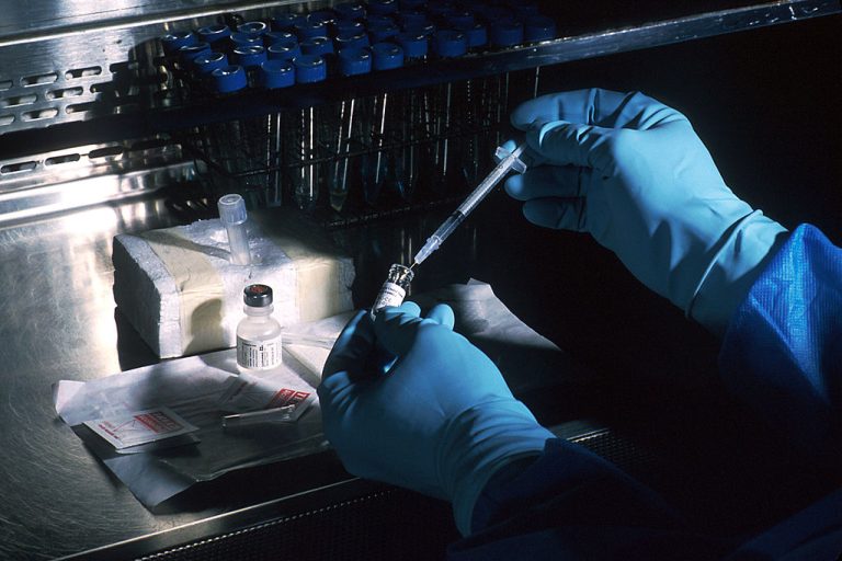 ক্যান্সার সারাতে আসছে , ব্যক্তিকৃত ‘mRNA’ টিকা
