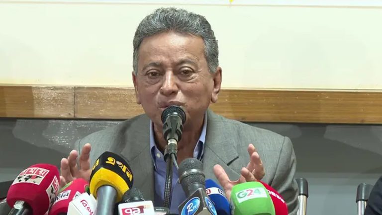 দেশ কোথায় যাচ্ছে কেউ জানে না , আগস্ট-অক্টোবরেই নির্বাচন দেয়া যায় : আমীর খসরু , বিএনপির স্থায়ী কমিটির সদস্য