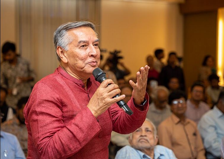 অন্তর্বর্তী সরকারকে দায়িত্বের পরিধি ও মেয়াদ সম্পর্কে সচেতন থাকতে হবে : মাহফুজ আনাম , সম্পাদক ও প্রকাশক , দ্য ডেইলি স্টার