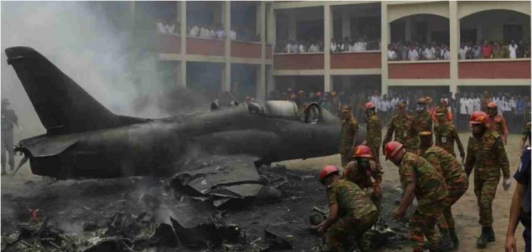 মাইলস্টোন স্কুলে বিমান বিধ্বস্ত, সিদ্ধান্ত গ্রহণে সরকারের সমন্বয়হীনতা ও গুজবে অস্থিরতা