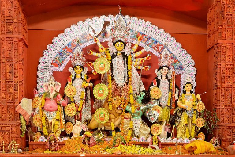 দুর্গাপূজা ঘিরে গুজব ও সম্প্রীতি নষ্টের চেষ্টায় কঠোর ব্যবস্থা নেওয়া হবে : স্বরাষ্ট্র উপদেষ্টা
