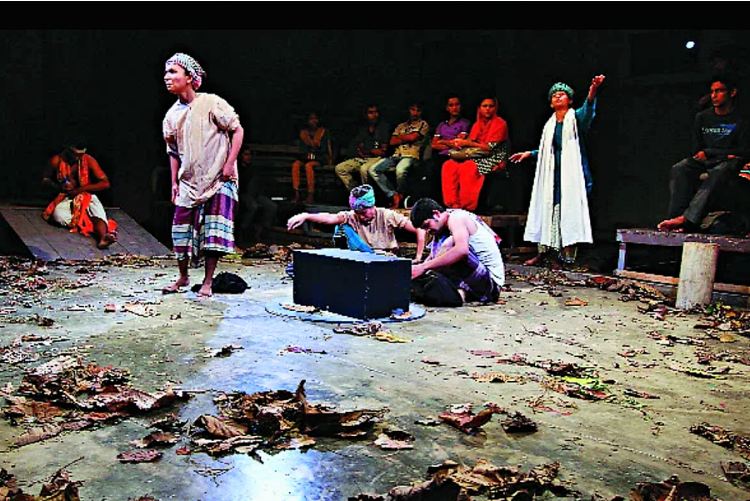 মাটি, মানুষ আর অস্তিত্বের প্রশ্নে, সেলিম আল দীন-এর ‘চাকা’